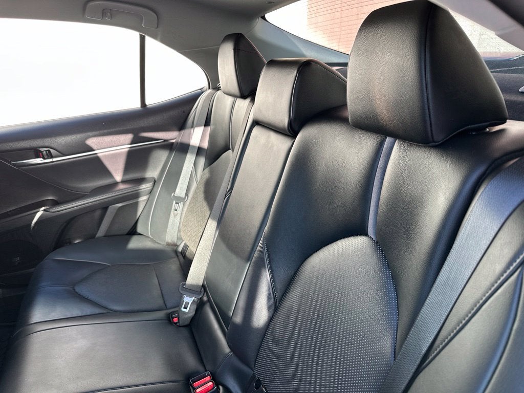 2022 Toyota Camry Hybrid XLE