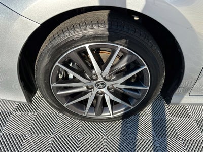 2022 Toyota Camry Hybrid XLE
