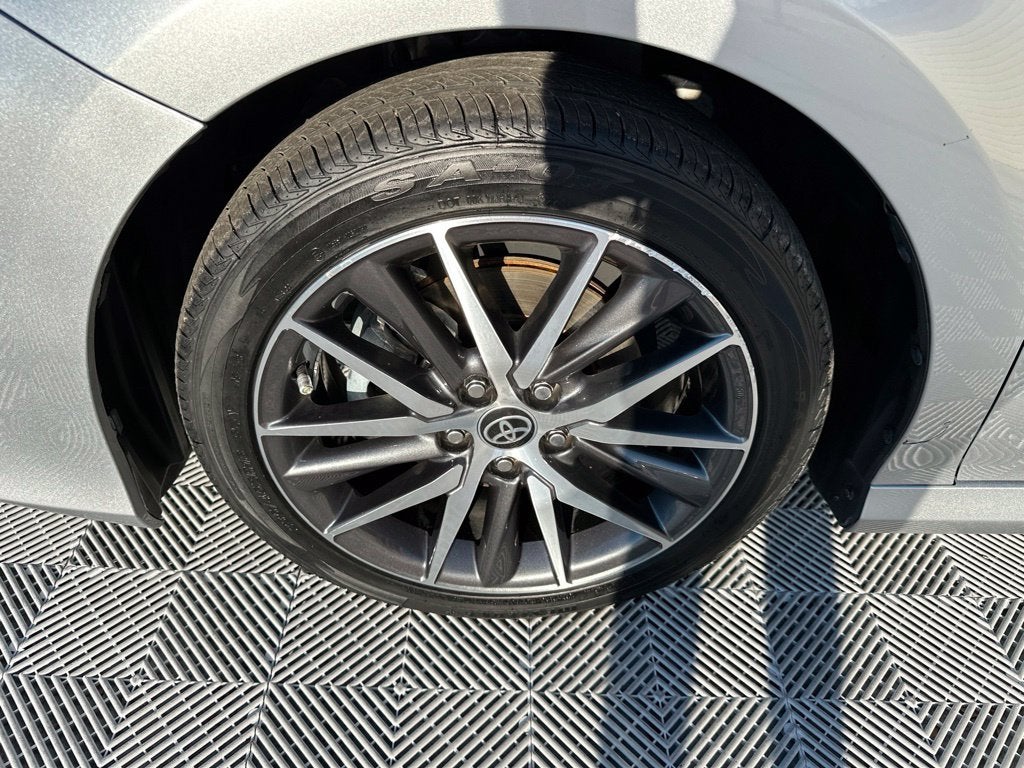 2022 Toyota Camry Hybrid XLE