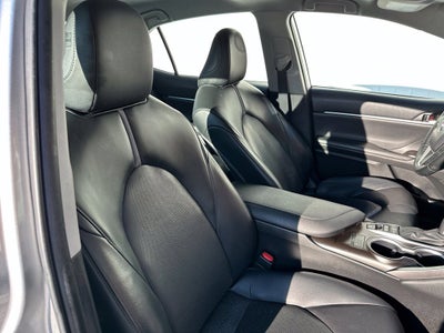 2022 Toyota Camry Hybrid XLE