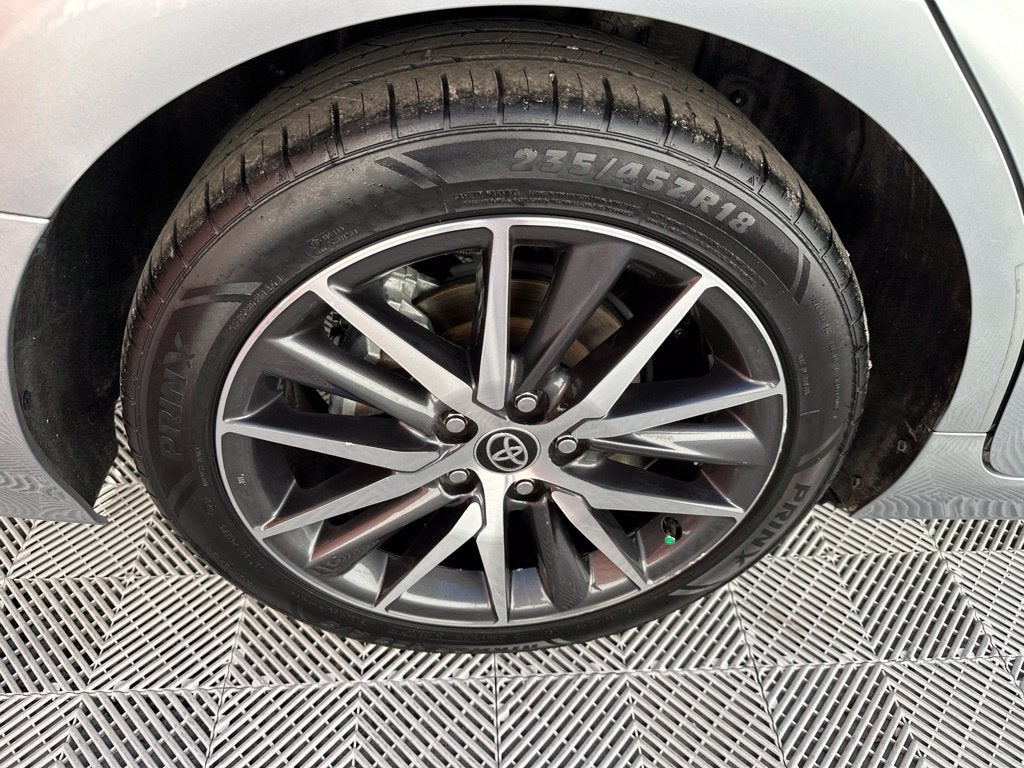 2022 Toyota Camry Hybrid XLE