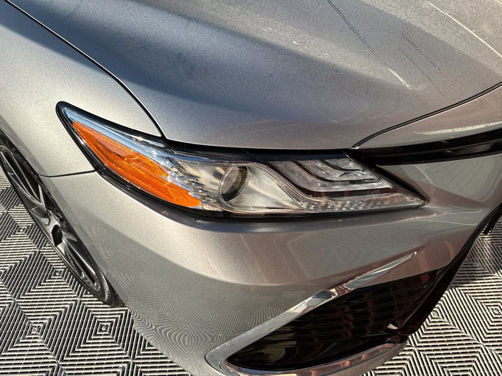 2022 Toyota Camry Hybrid XLE