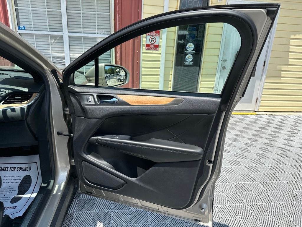 2015 Lincoln MKC Base