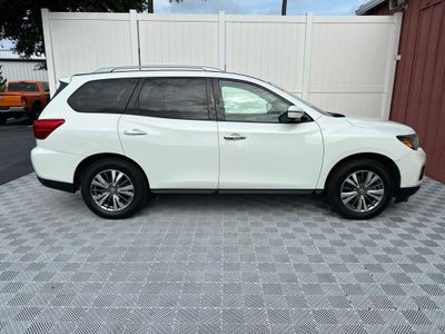 2019 Nissan Pathfinder SL