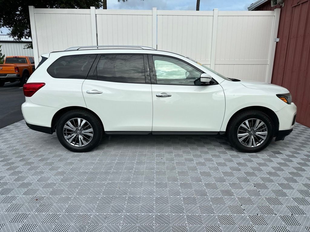 2019 Nissan Pathfinder SL