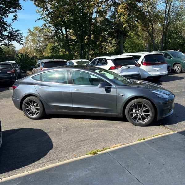 2019 Tesla Model 3 Base