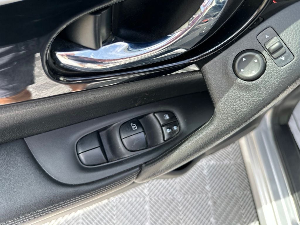 2017 Nissan Rogue Sport SL