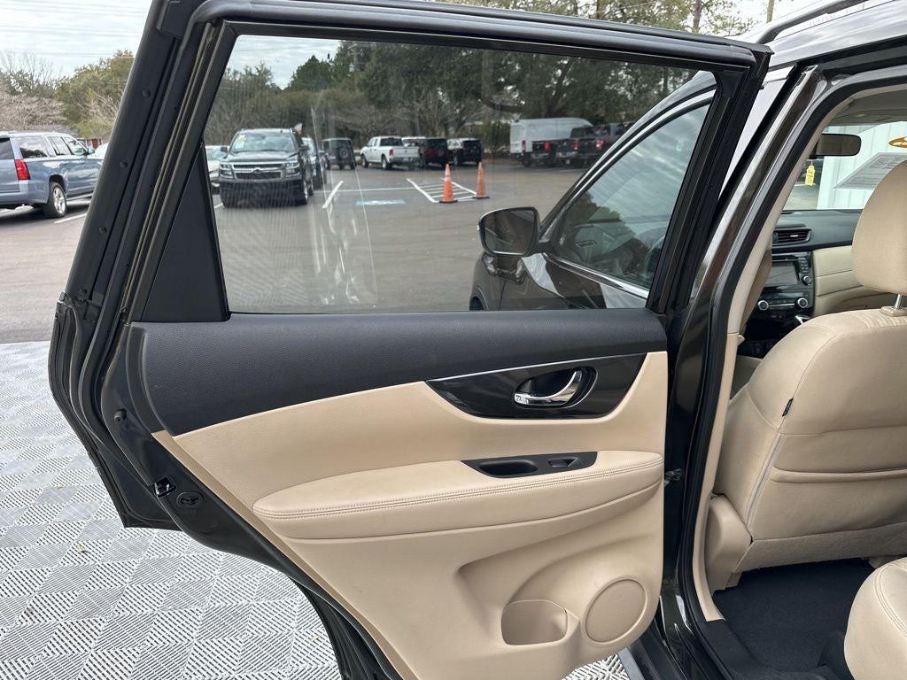 2017 Nissan Rogue SV