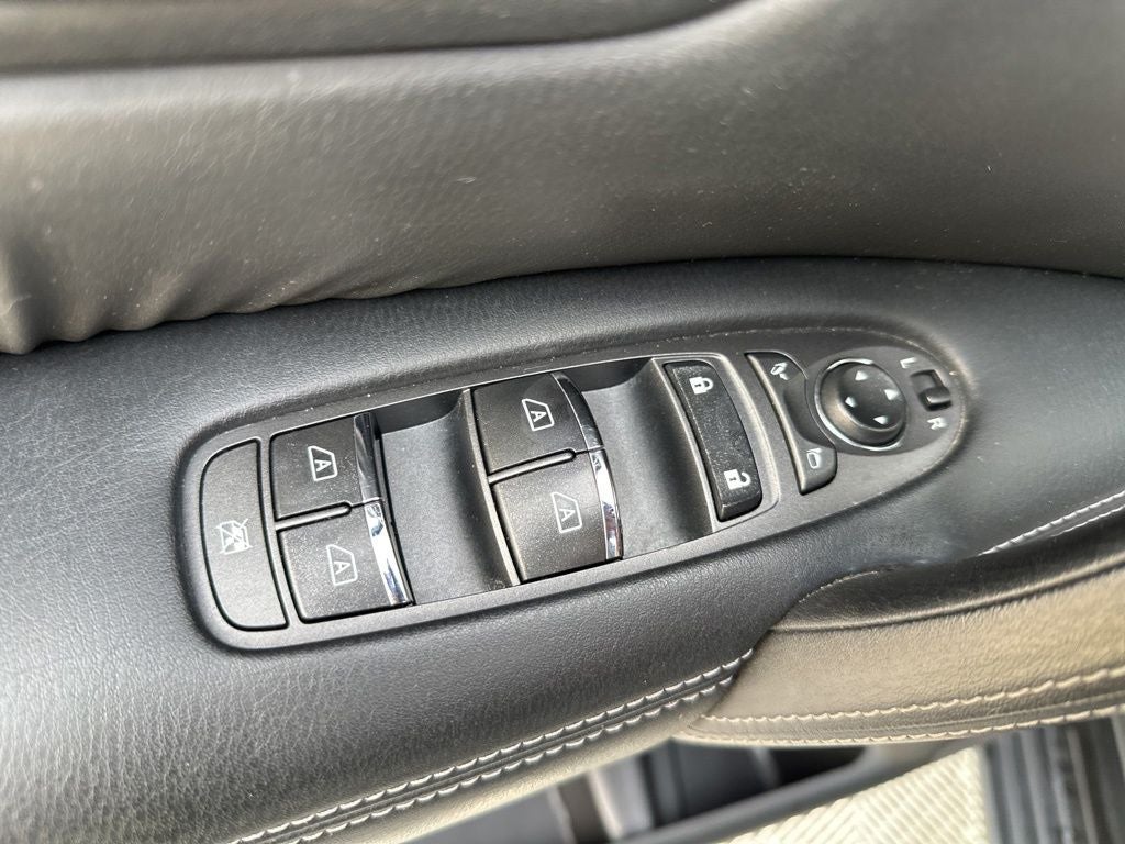 2017 INFINITI QX80 Base