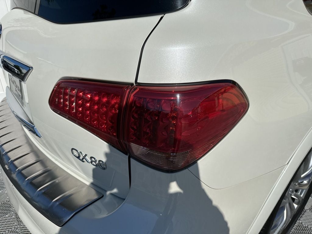 2017 INFINITI QX80 Base