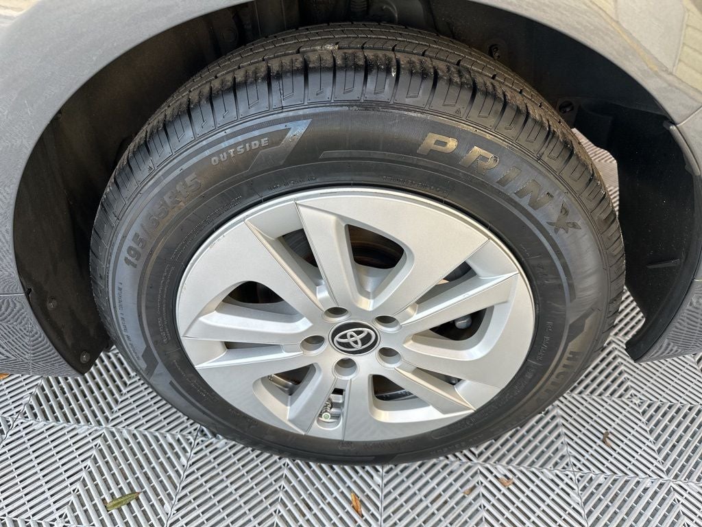 2017 Toyota Prius Two