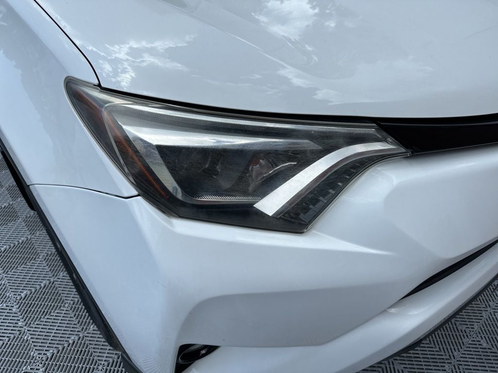 2017 Toyota RAV4 SE