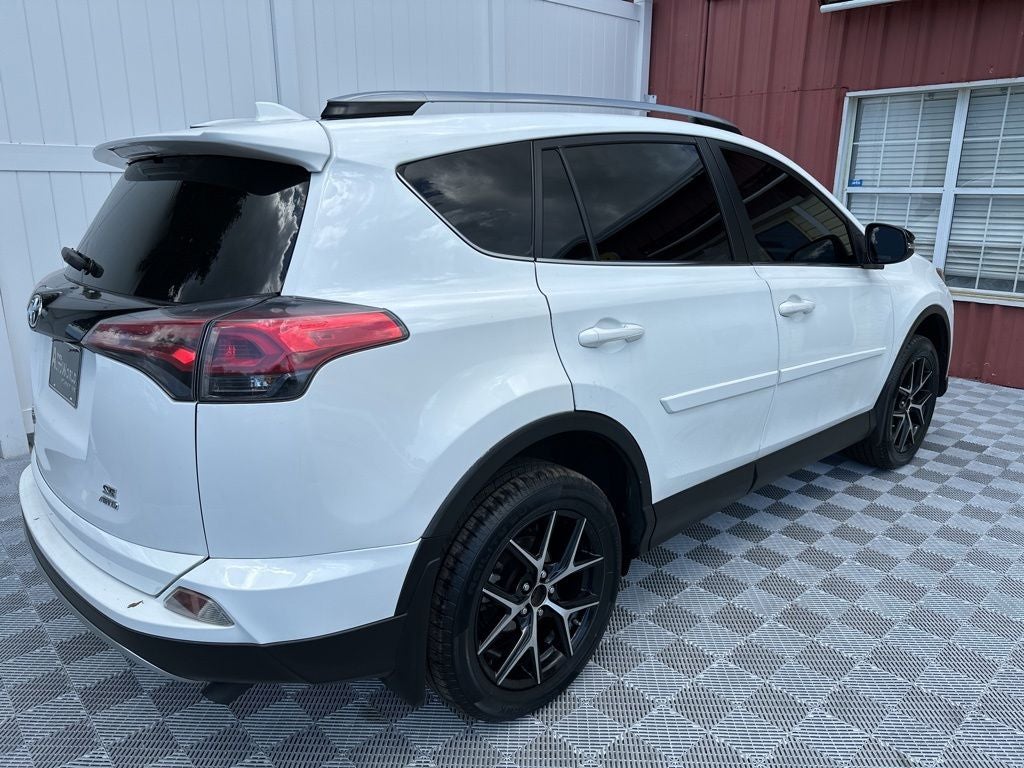 2017 Toyota RAV4 SE