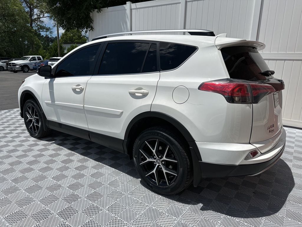 2017 Toyota RAV4 SE