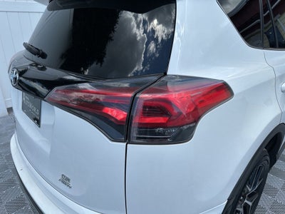 2017 Toyota RAV4 SE