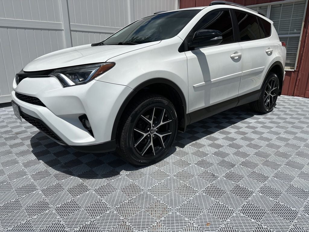 2017 Toyota RAV4 SE