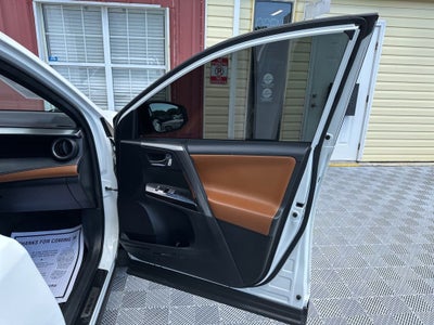2017 Toyota RAV4 SE