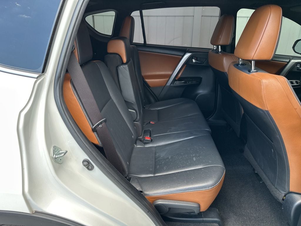 2017 Toyota RAV4 SE