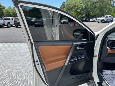2017 Toyota RAV4 SE