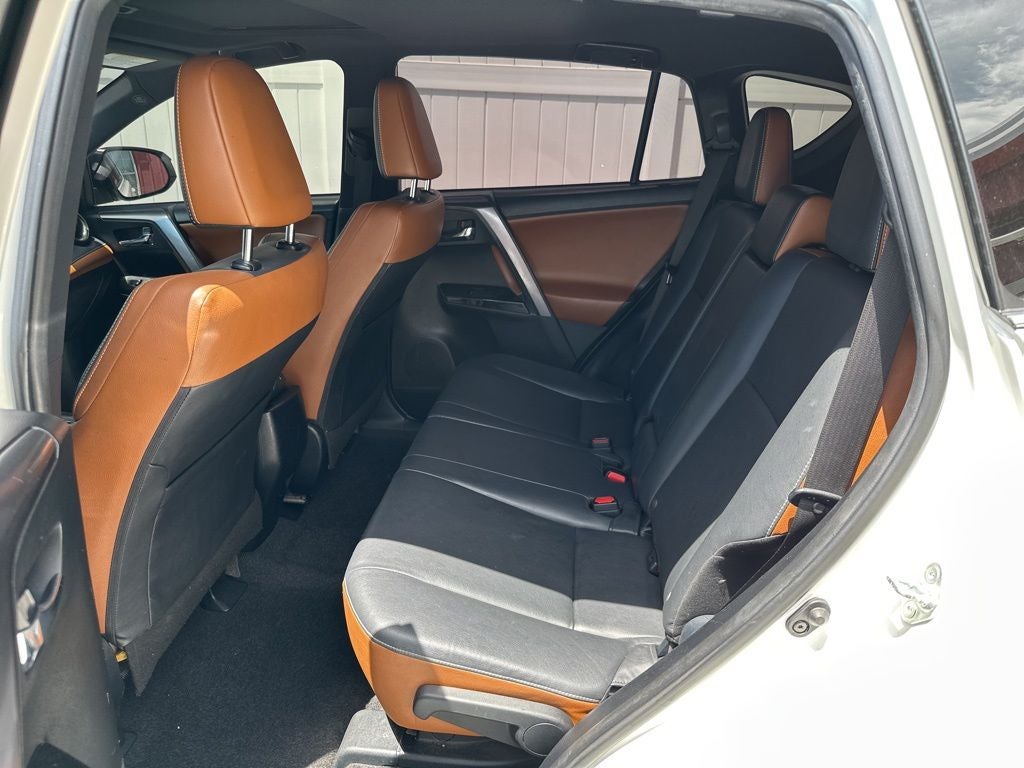 2017 Toyota RAV4 SE