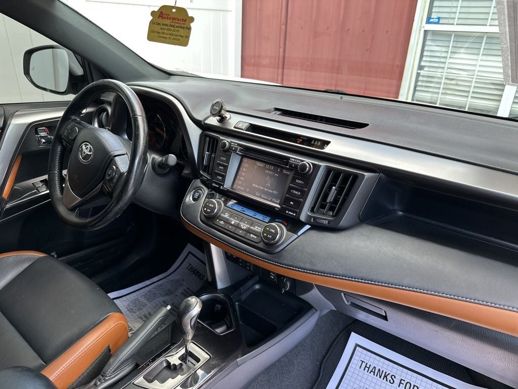 2017 Toyota RAV4 SE