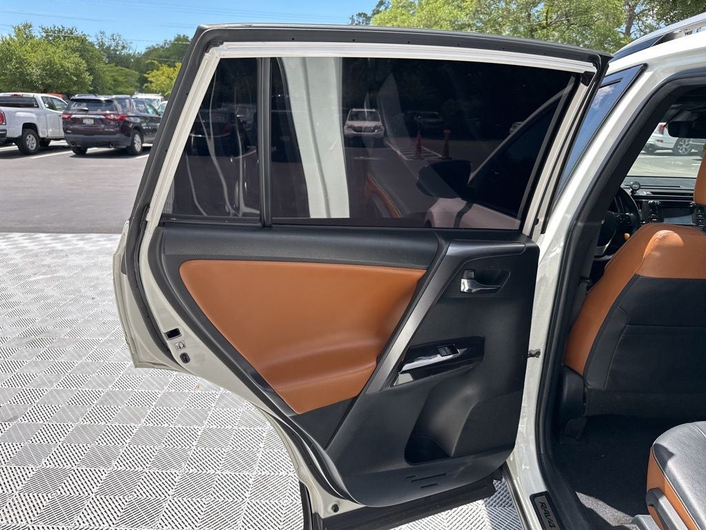 2017 Toyota RAV4 SE