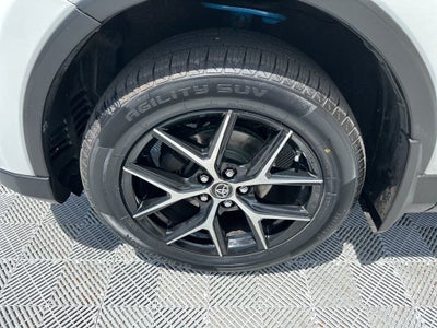 2017 Toyota RAV4 SE
