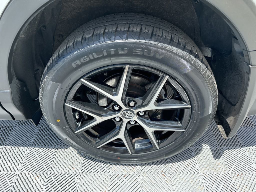 2017 Toyota RAV4 SE