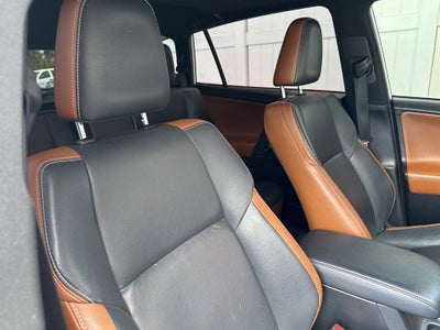2017 Toyota RAV4 SE