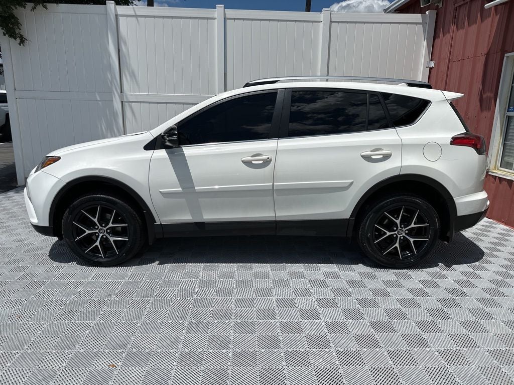 2017 Toyota RAV4 SE