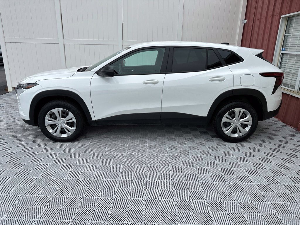 2025 Chevrolet Trax LS