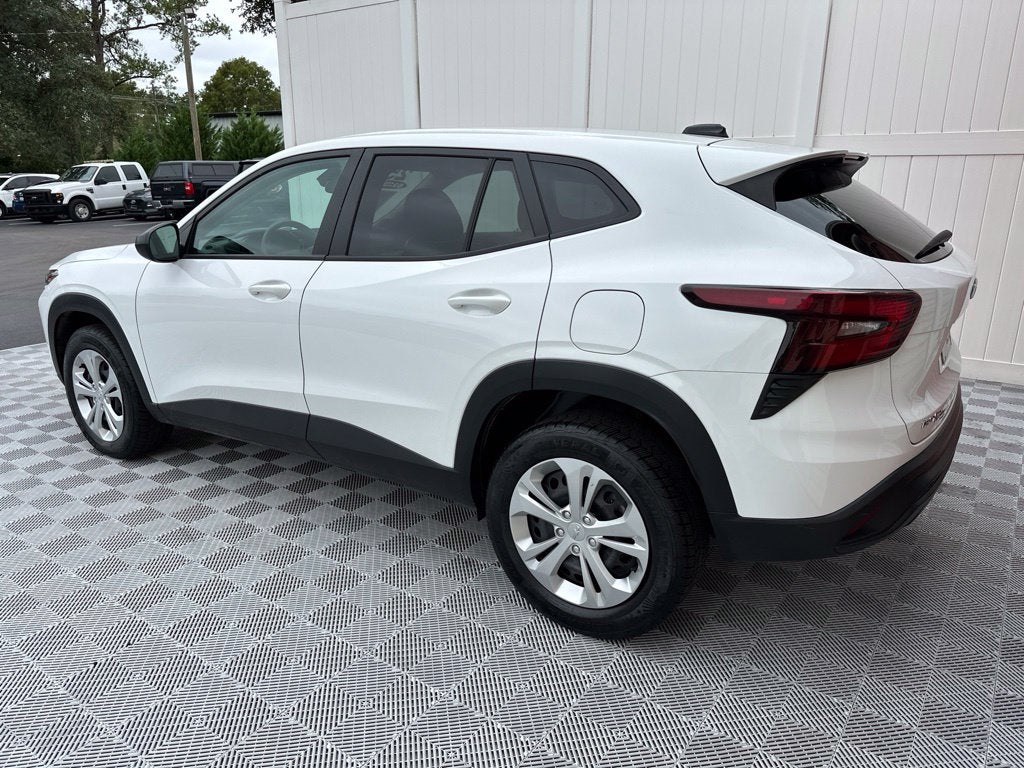 2025 Chevrolet Trax LS