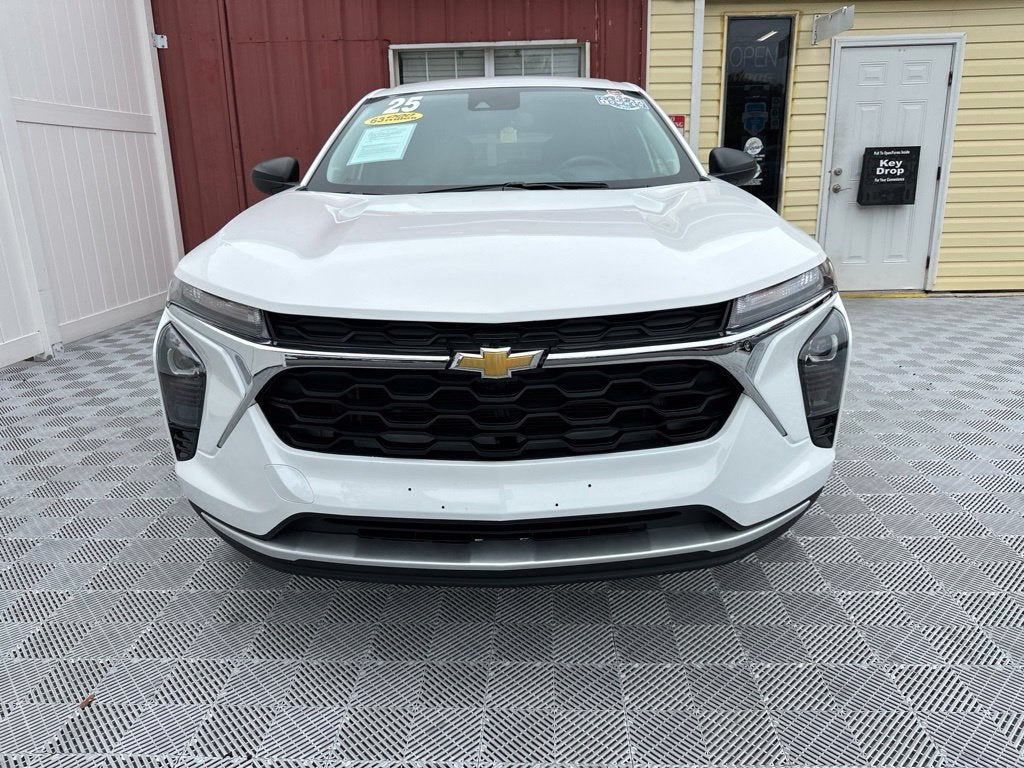 2025 Chevrolet Trax LS