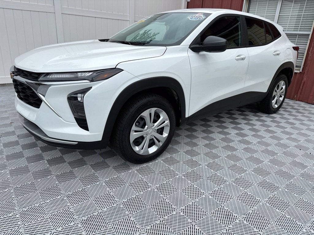 2025 Chevrolet Trax LS