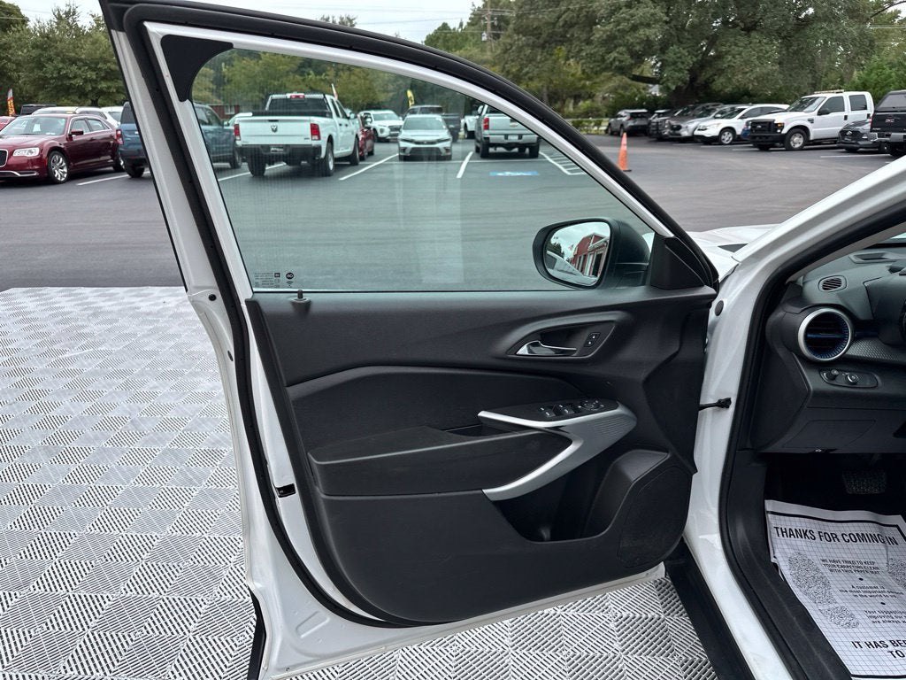 2025 Chevrolet Trax LS