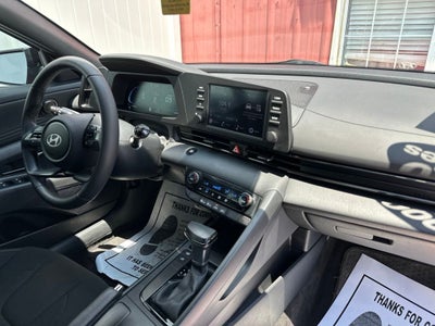 2025 Hyundai Elantra SEL Sport