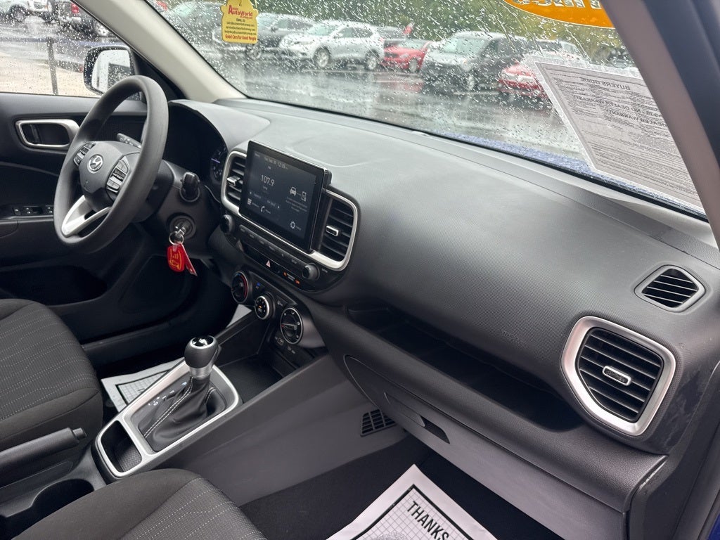 2022 Hyundai Venue SE