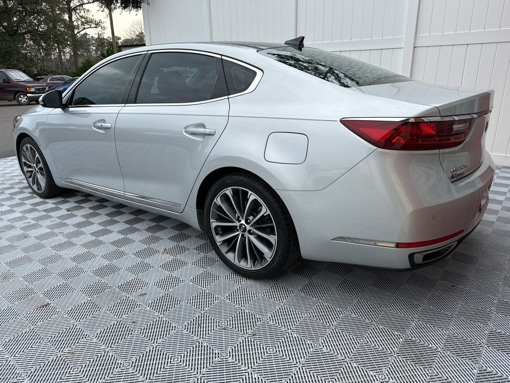 2017 Kia Cadenza Technology