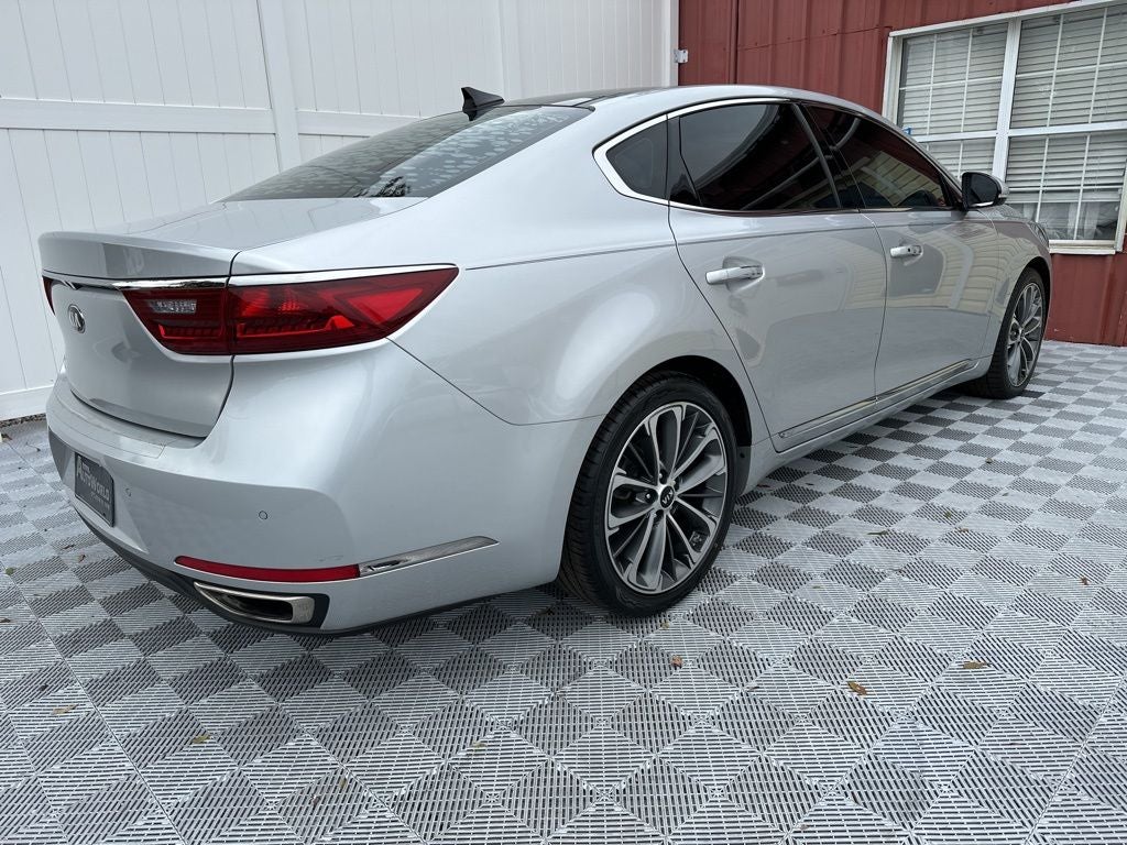 2017 Kia Cadenza Technology