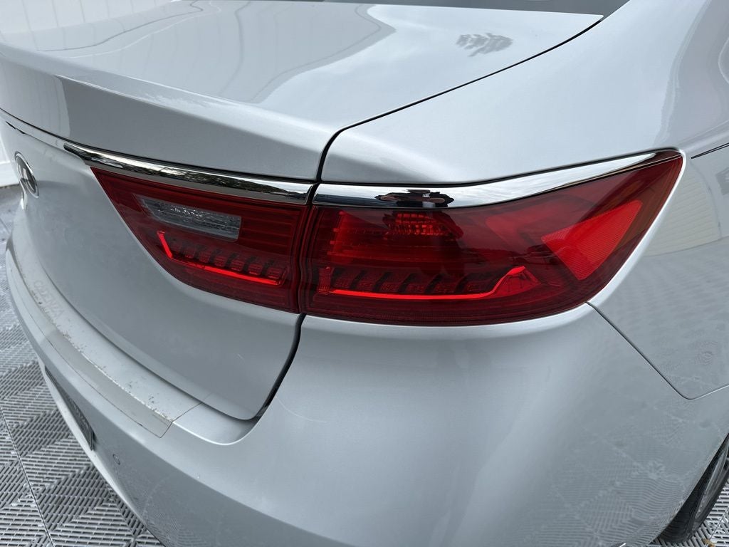 2017 Kia Cadenza Technology