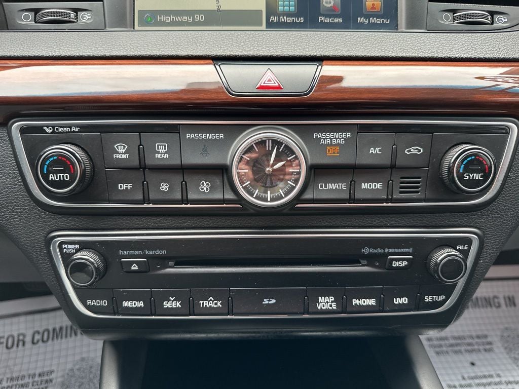 2017 Kia Cadenza Technology