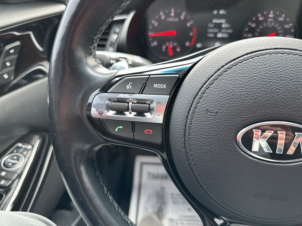 2017 Kia Cadenza Technology