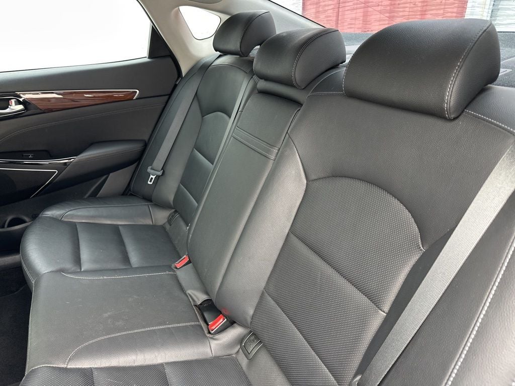 2017 Kia Cadenza Technology