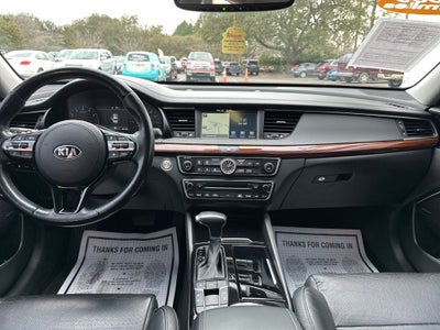 2017 Kia Cadenza Technology