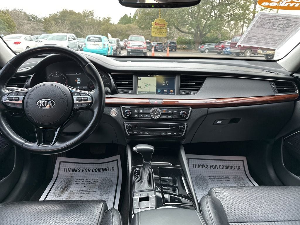 2017 Kia Cadenza Technology