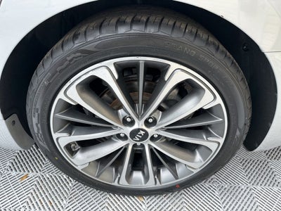 2017 Kia Cadenza Technology