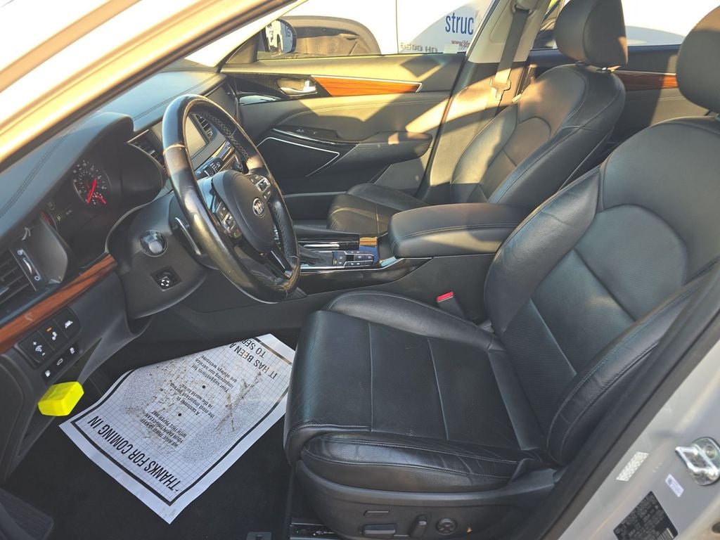 2017 Kia Cadenza Technology