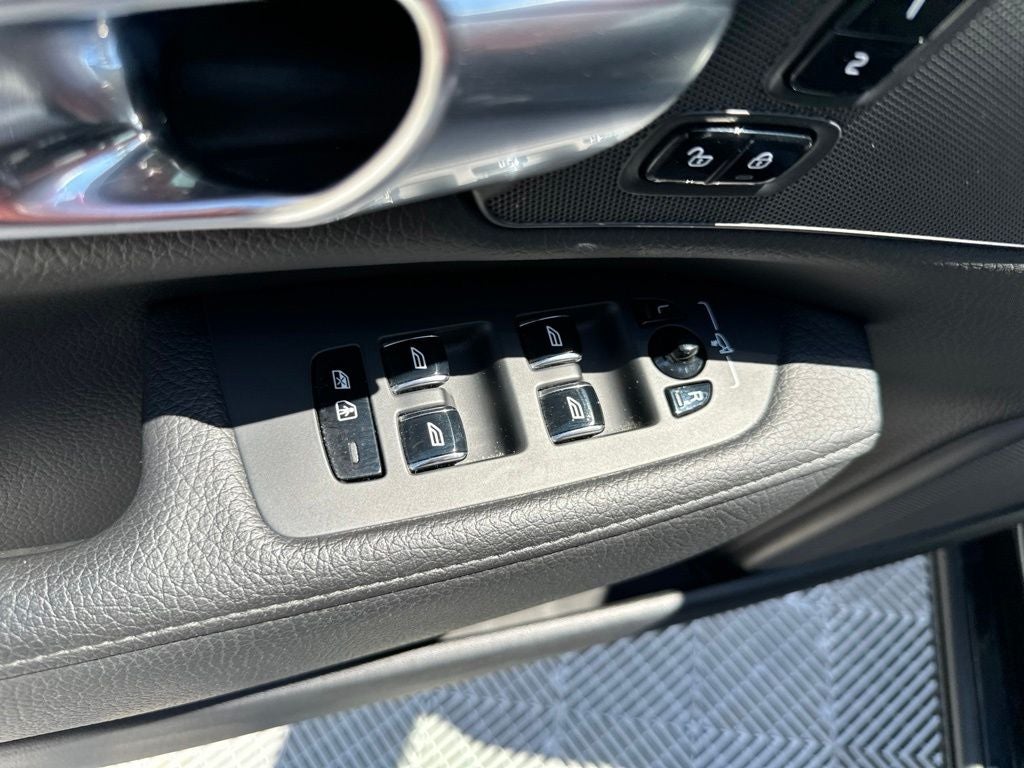 2018 Volvo S90 T5 Momentum