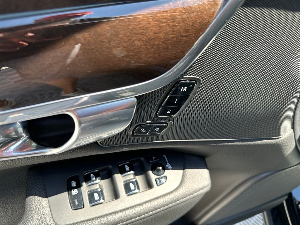 2018 Volvo S90 T5 Momentum