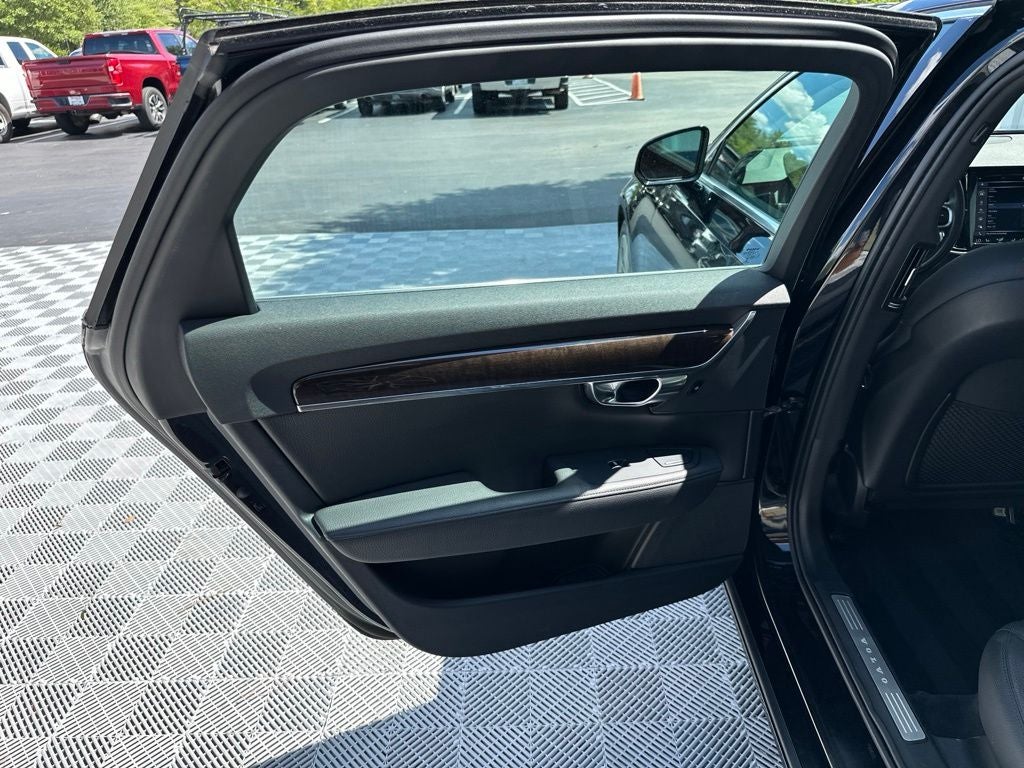 2018 Volvo S90 T5 Momentum